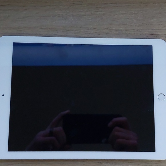 Apple Other - Apple Ipad 6th Generation